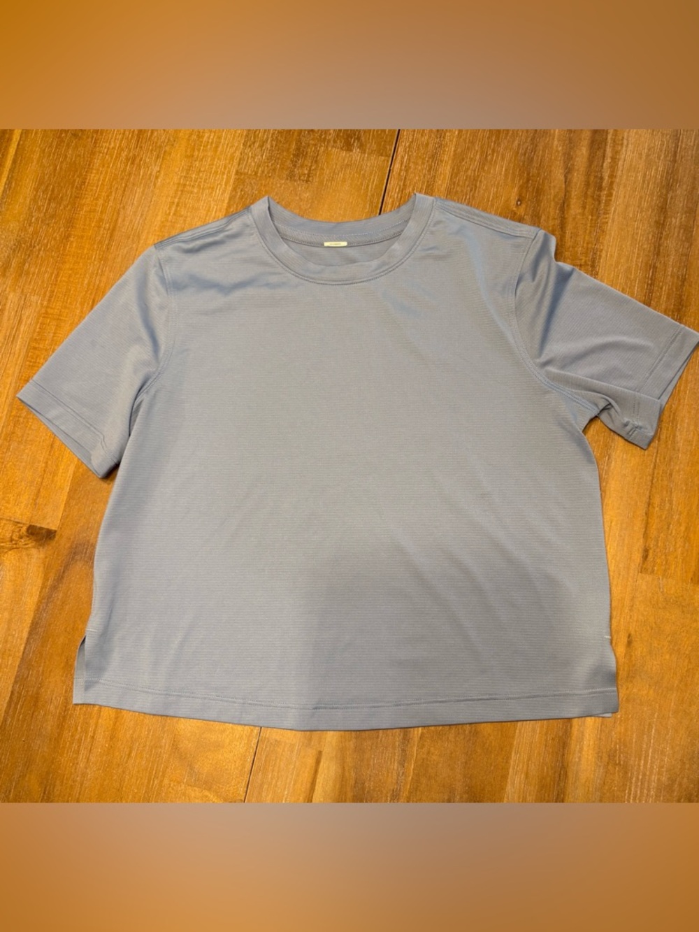 Lululemon women’s Crew Neck Short Sleeve Shirt - Light Blue size extra small